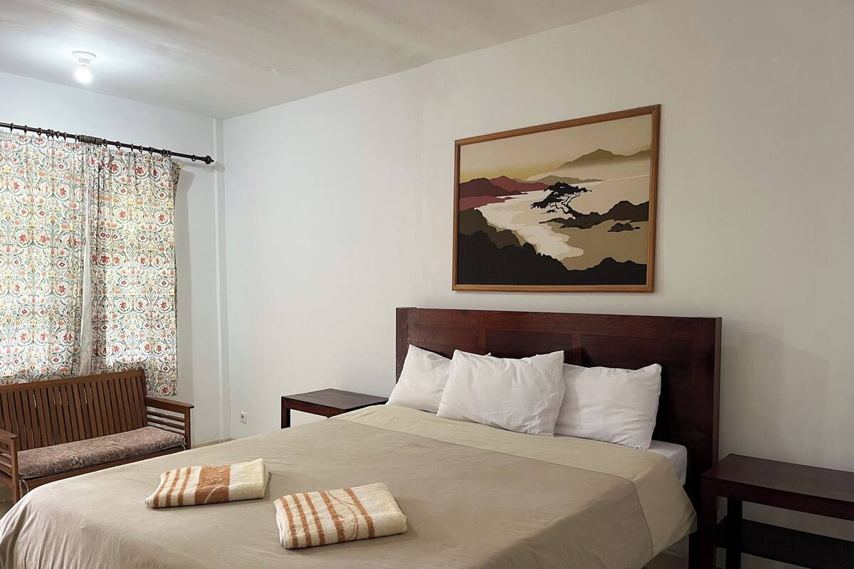 Standard-Doppelzimmer, eigenes Bad, Gartenblick | Kostenloses WLAN