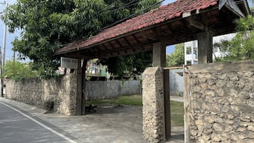 Fachada de la propiedad