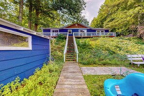 Exterior - 2BR Cabin w/ Shared Lake Access! (Deerwood)