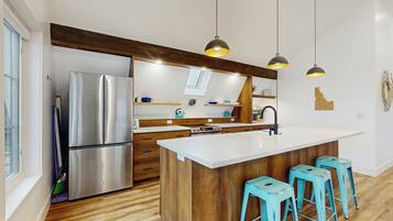 Refrigerador, microondas, parrilla de estufa y lavavajillas