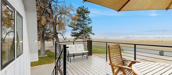 Home w/ Farmstyle Loft & Views, Mins to Dtwn