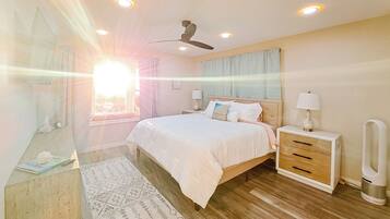 4 bedrooms, iron/ironing board, Internet, bed sheets
