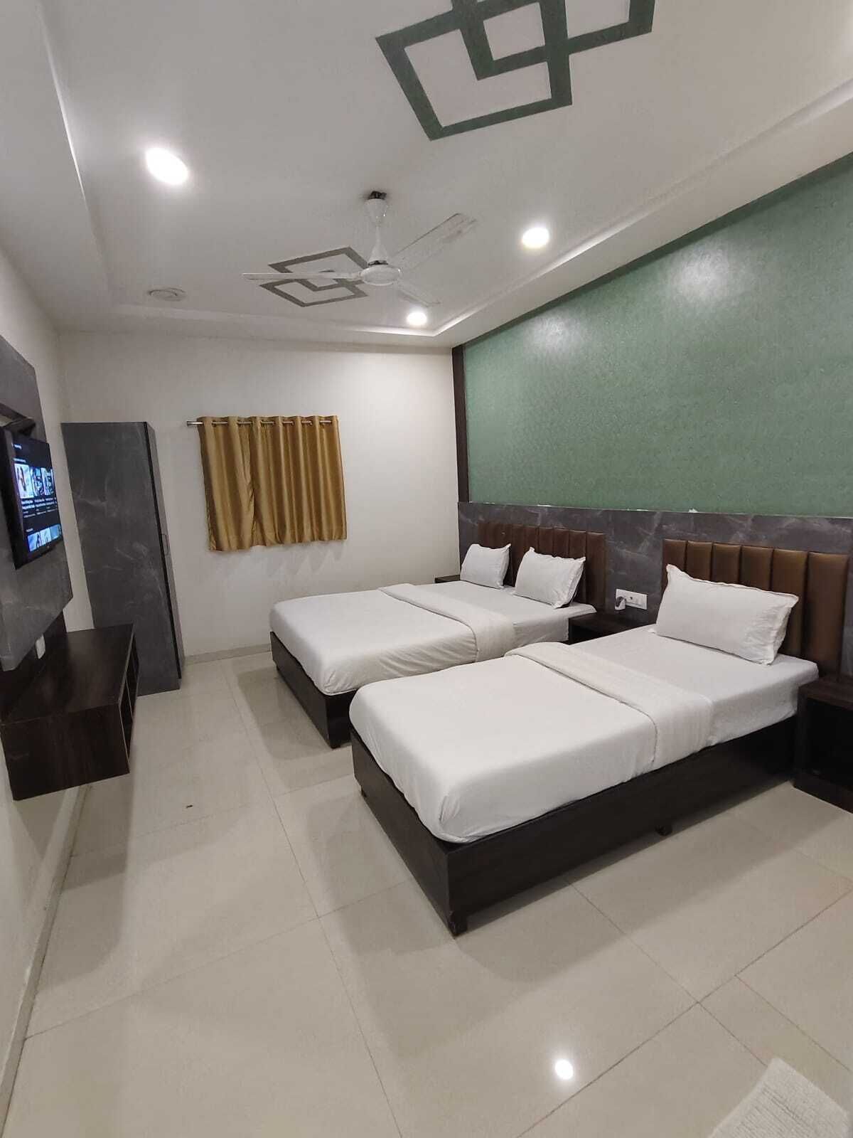 Deluxe Triple Room