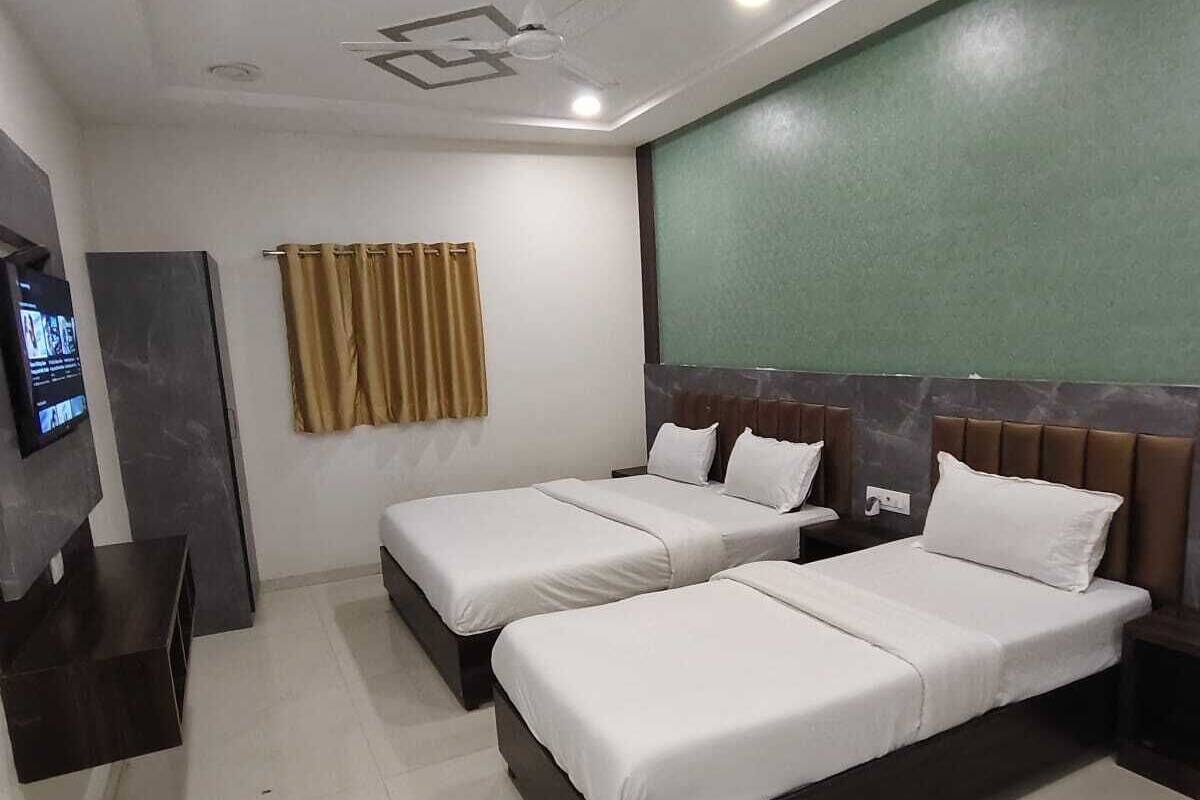 Deluxe Triple Room | Free WiFi