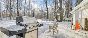 1 Mi to Otsego Lake: Pet Friendly Family Home
