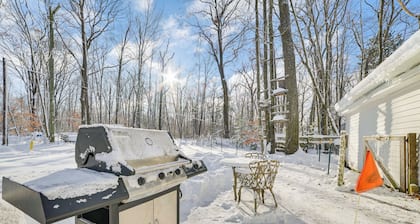 1 Mi to Otsego Lake: Pet Friendly Family Home