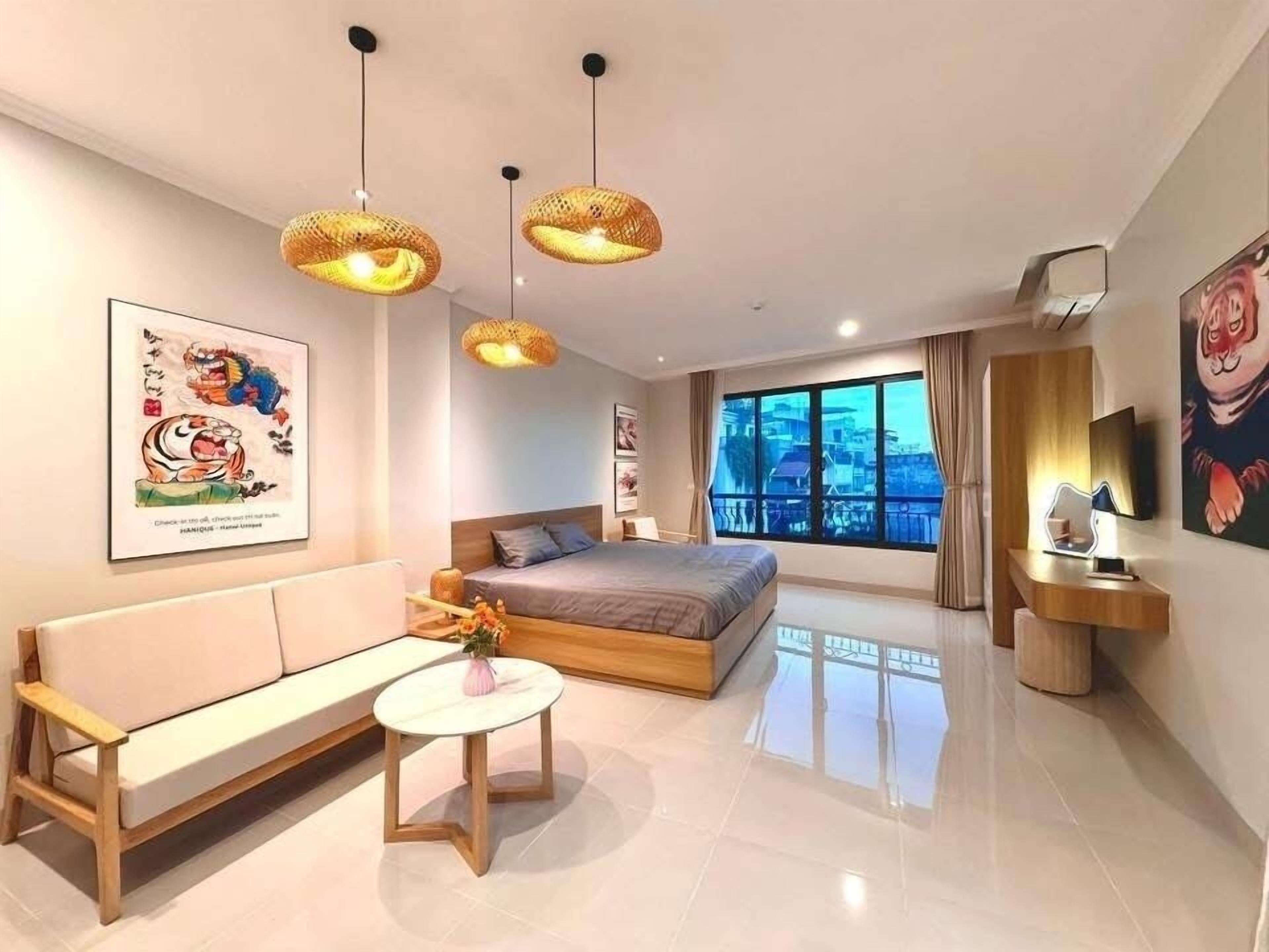 ห้องดีลักซ์, ระเบียง, วิวเมือง | โต๊ะทำงาน, พื้นที่ทำงานแบบใช้แล็ปท็อป, เปลนอนเด็กแบบพกพา, เตียงเสริม/เปล