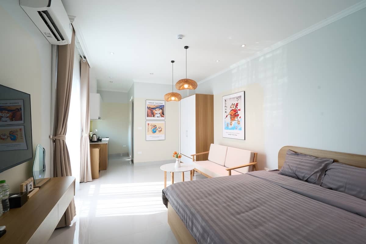 Deluxe Double or Twin Room, 1 Bedroom, Balcony, City View | Premium bedding, desk, laptop workspace, free WiFi