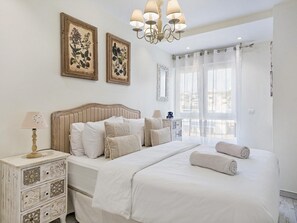 4 bedrooms - Sitges Spaces Mediterranean Apartments 4 Bedroom (Sitges)