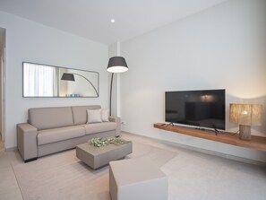 House - Sitges Spaces Garden Condo Monthly Rentals (Sitges)