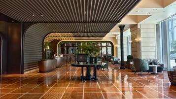 Minibar, una cassaforte in camera, una scrivania, Wi-Fi gratuito