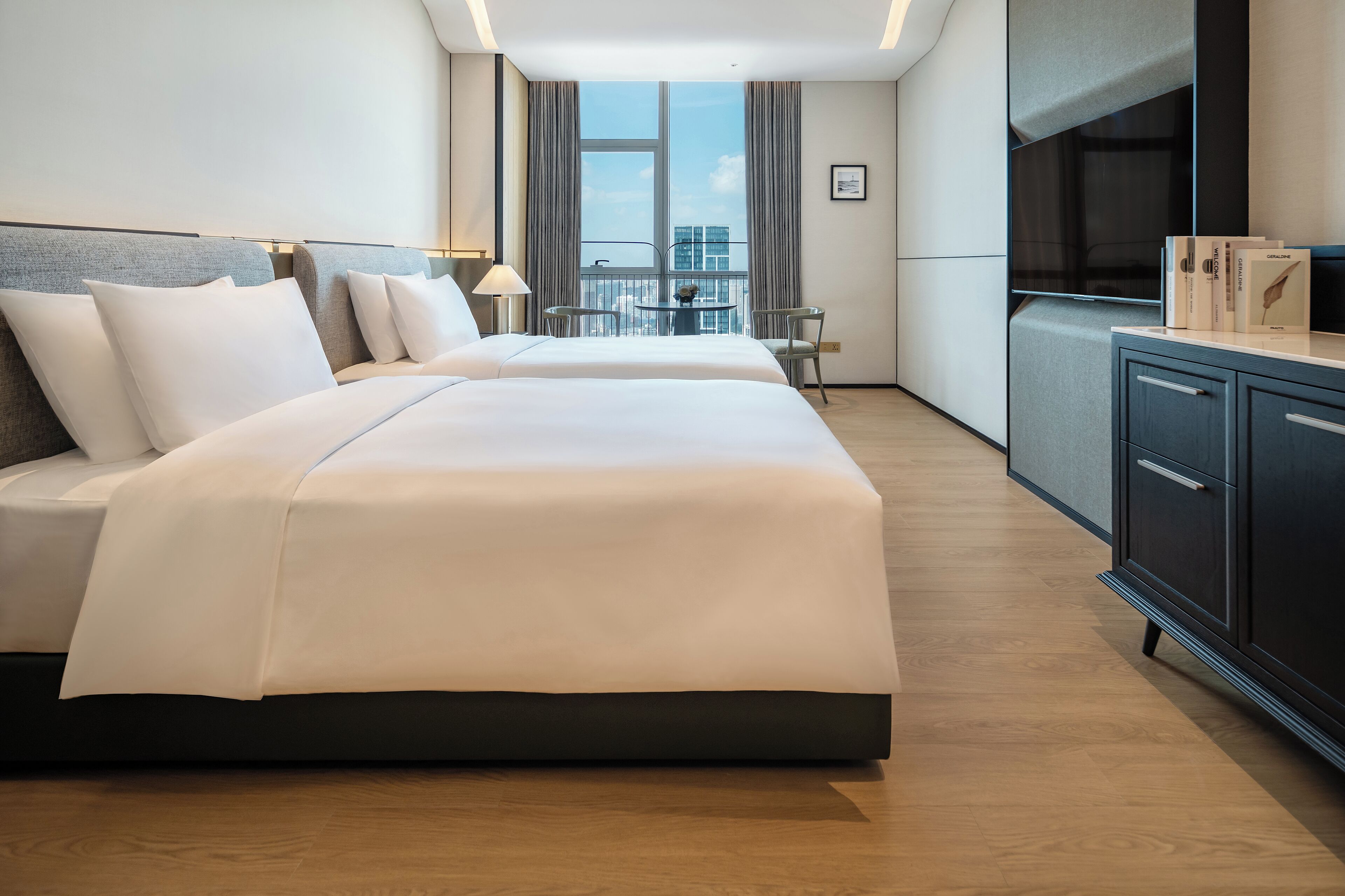 Minibar, una cassaforte in camera, una scrivania, Wi-Fi gratuito