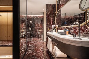 Pacific Club, Suite | Badezimmer