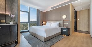 Deluxe Suite | Interior detail - Pan Pacific Dalian (Dalian)