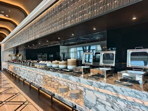 Daily buffet breakfast (CNY 168 per person) - Pan Pacific Dalian (Dalian)