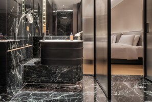 Rainfall showerhead, hair dryer, bathrobes, slippers - Pan Pacific Dalian (Dalian)