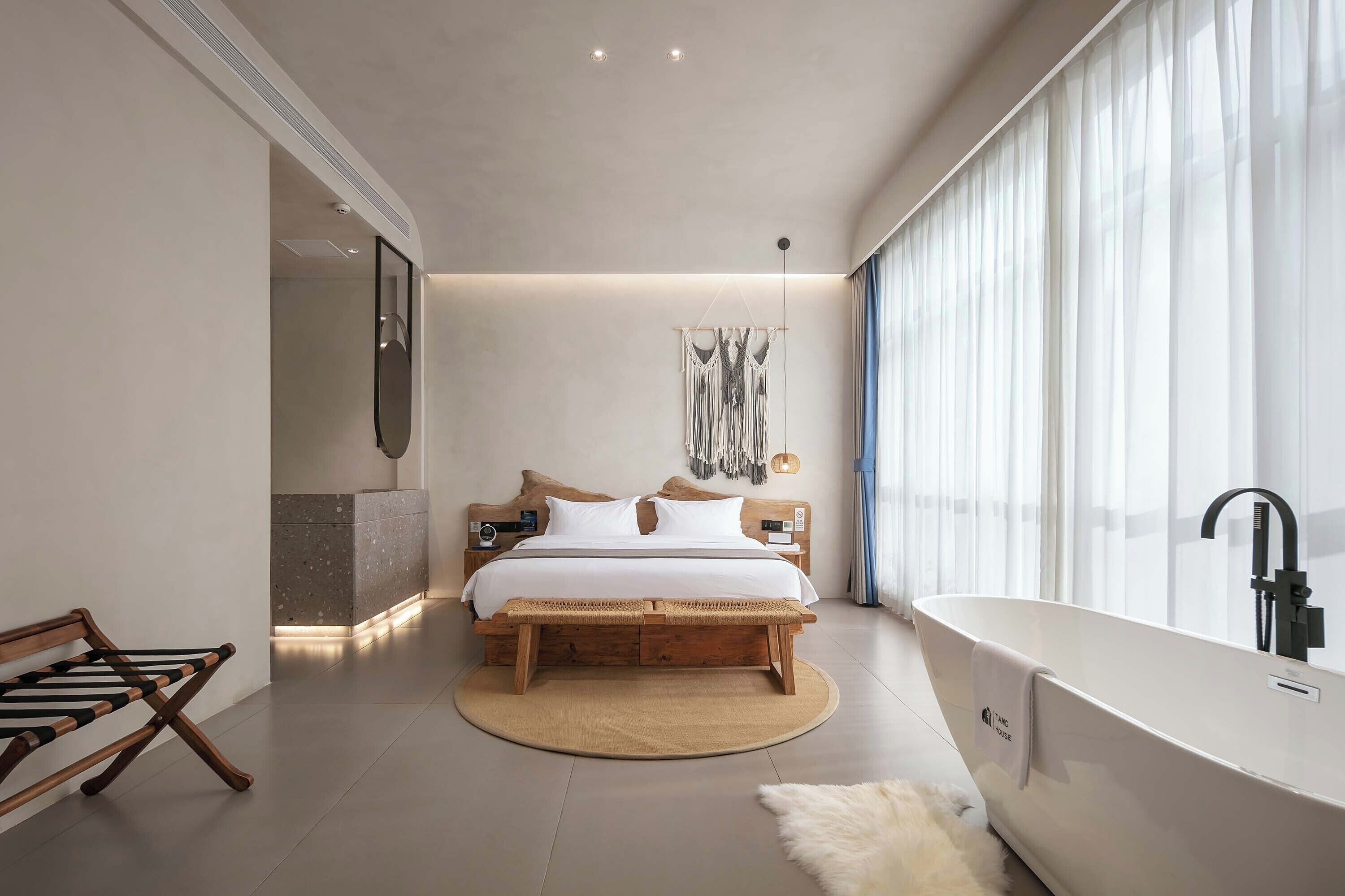 Luxury Double Room, Courtyard View | Living area | TV