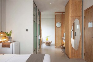 Deluxe Double Room, Courtyard View | Desk, laptop workspace, blackout drapes, free WiFi
