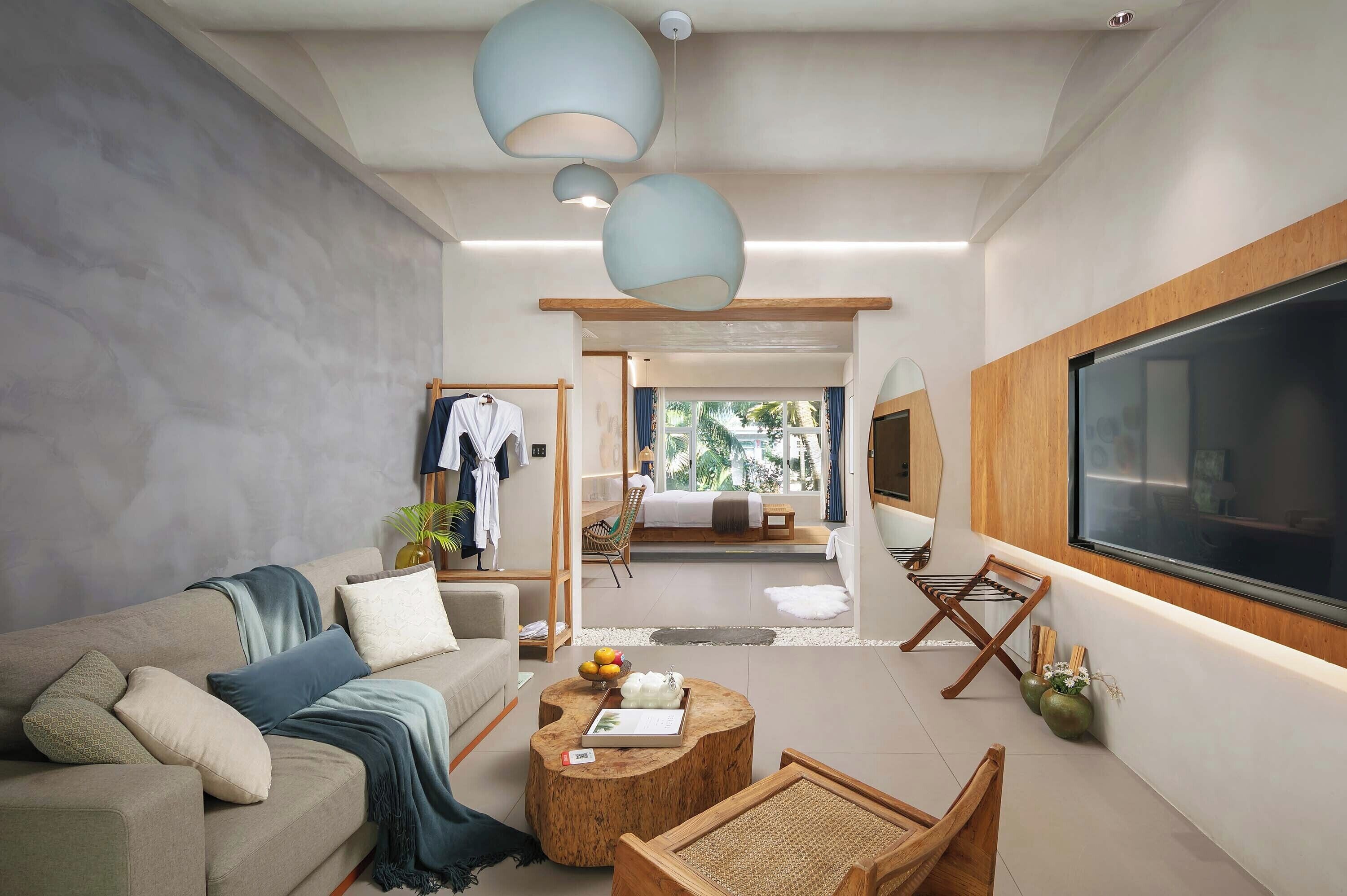 Signature-Doppelzimmer, Blick auf den Innenhof | Wohnbereich | Fernseher