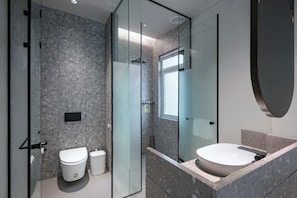 Luxury Double Room, Courtyard View | Bathroom | Free toiletries, hair dryer, bathrobes, slippers - TANG House (Wanning)