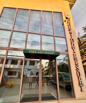 숙박 시설 정면