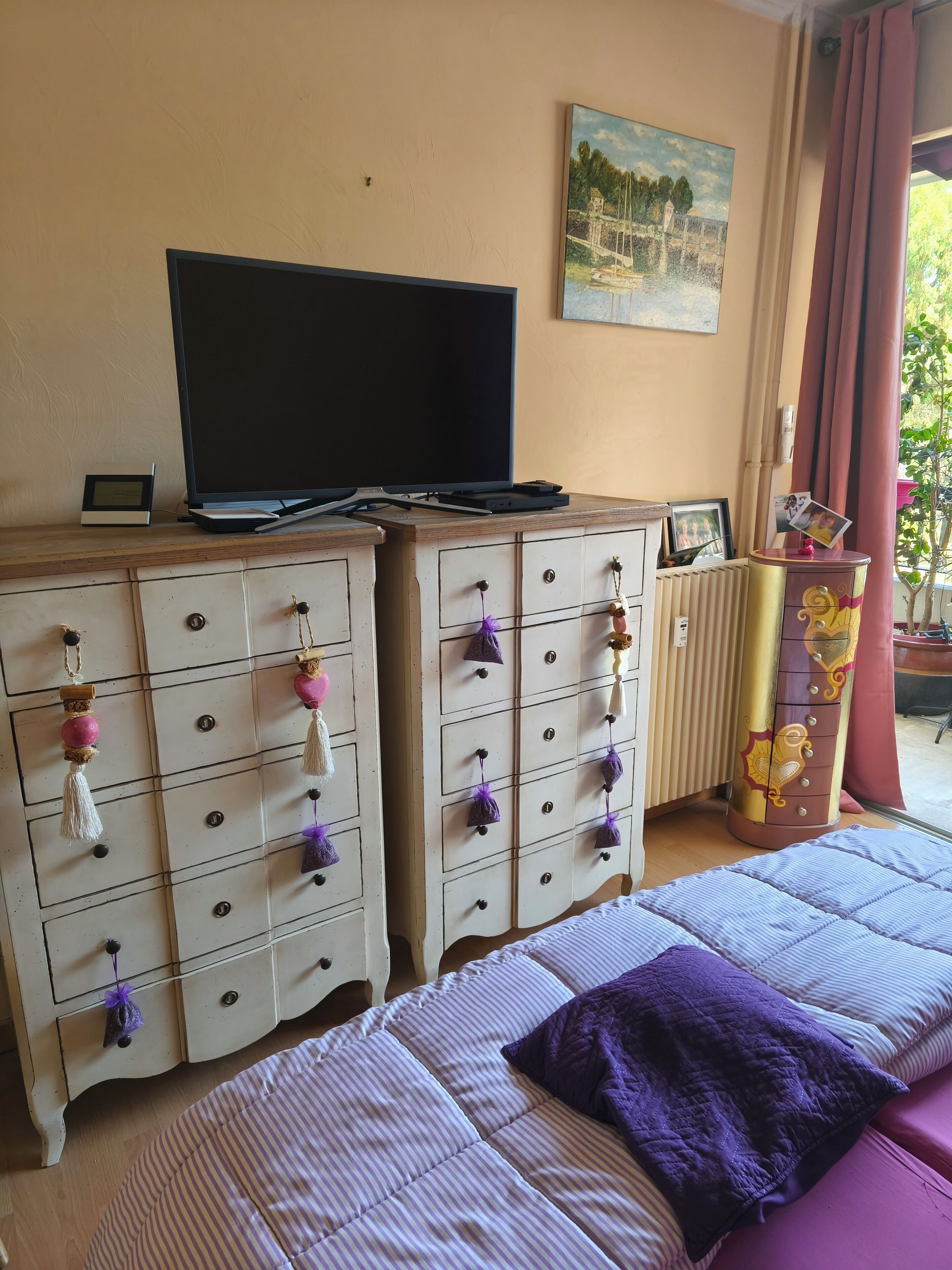 1 slaapkamer, een strijkplank/strijkijzer, wifi, beddengoed