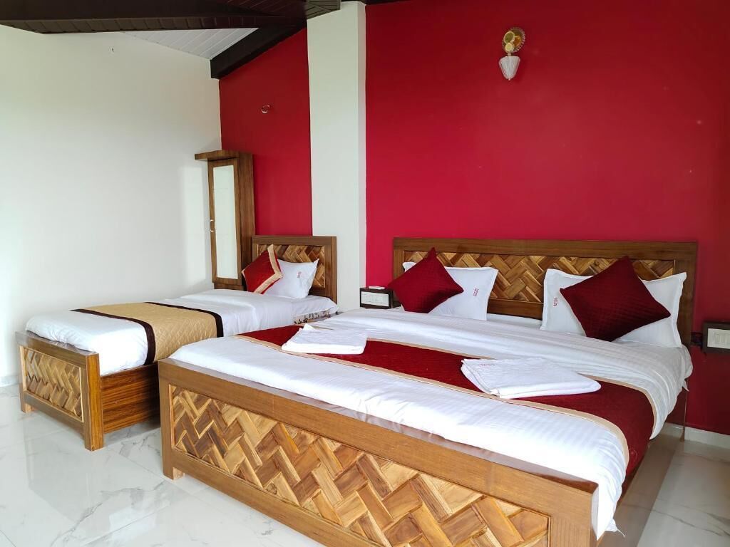 Työpöytä, kannettavalle tietokoneelle sopiva työtila, ilmainen Wi-Fi