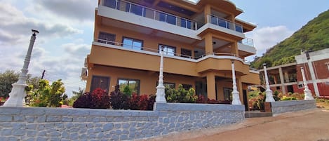 Façade de lâhĂ©bergement