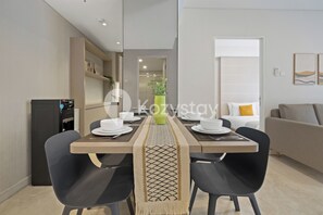 Appartement, 2 slaapkamers, uitzicht op de binnenplaats | Dineerruimte
