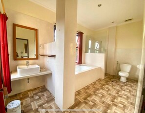 Bathroom - Suly Resort Ubud (Ubud)