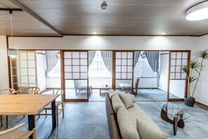 TV - NEW OPEN Retreat Tower Tenjin 3F | 100 | Maxi / Fukuoka Fukuoka (Fukuoka)