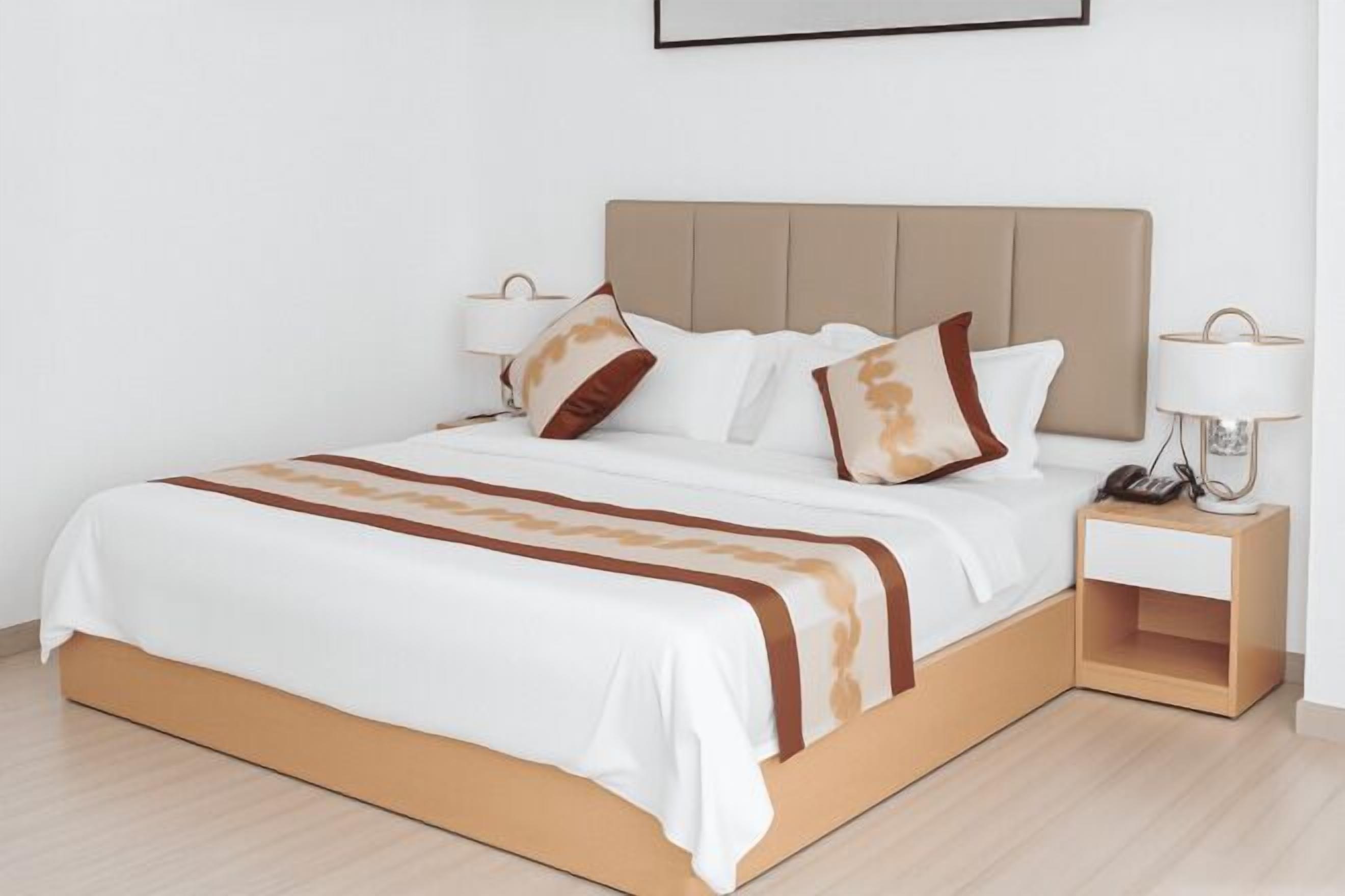 Memory foam beds, desk, soundproofing, free WiFi