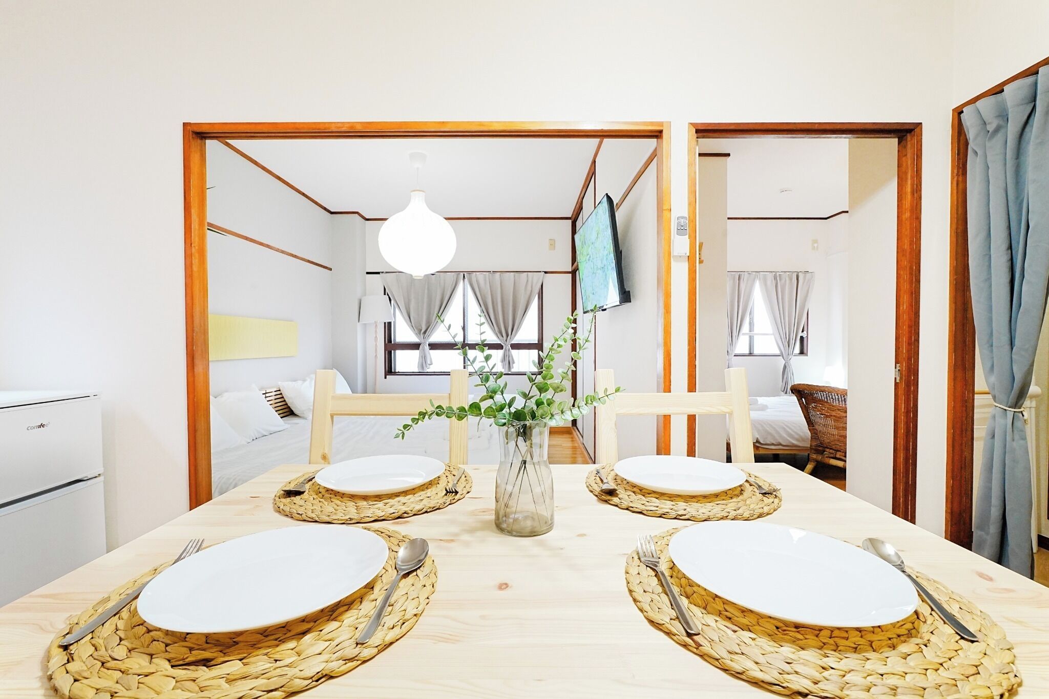 2 chambres, bureau, fer et planche à repasser, accès au Wi-Fi (inclus)