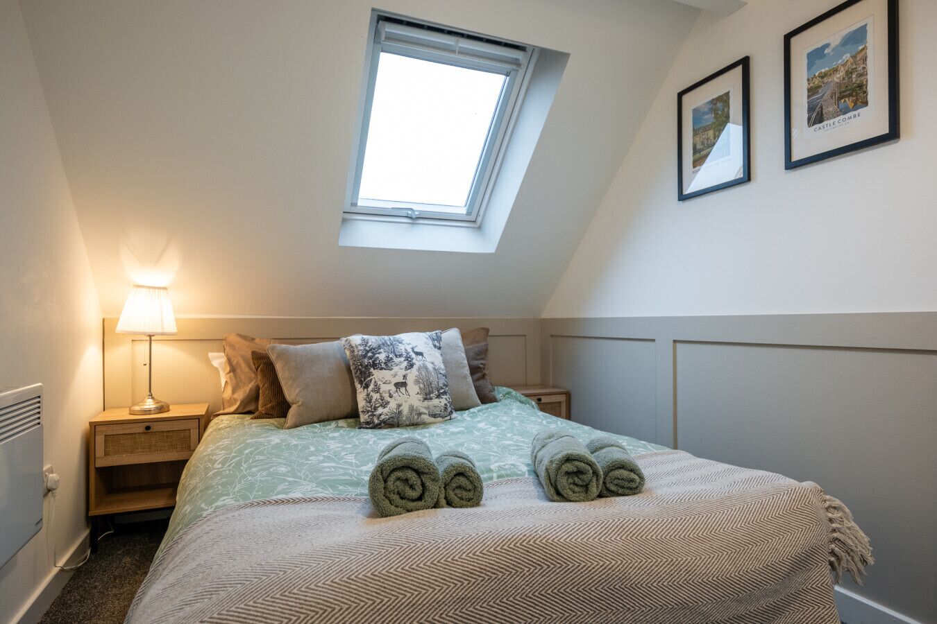 2 slaapkamers, een bureau, een strijkplank/strijkijzer, wifi