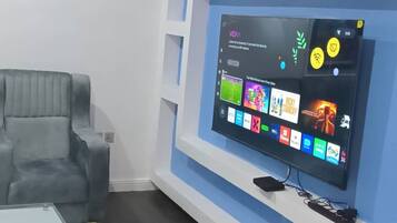 Apartment, 3 Bedrooms, Smoking | Room amenity