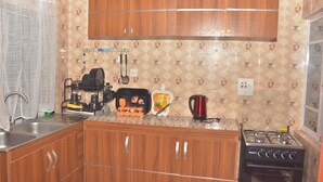 Unclassified image, 3 of 10, button - Luxurious 3-bedroom Apartment in Alimosho, Lagos (Lagos)