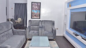 Unclassified image, 2 of 10, button - Luxurious 3-bedroom Apartment in Alimosho, Lagos (Lagos)