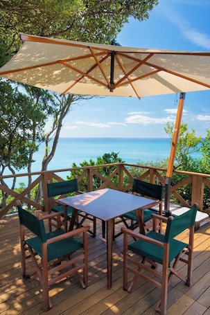 Outdoor dining. Nonsmoking An extraordinary space to stay on a / Aki District Kōchi