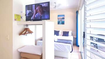 Iron/ironing board, WiFi, bed sheets