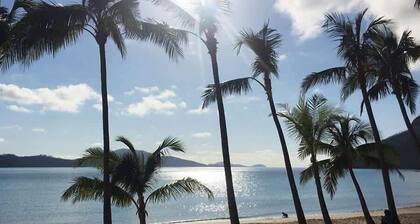 Poolside Whitsundays Apartment with Garden View
