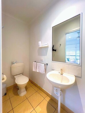 淋浴設備、風筒、提供毛巾