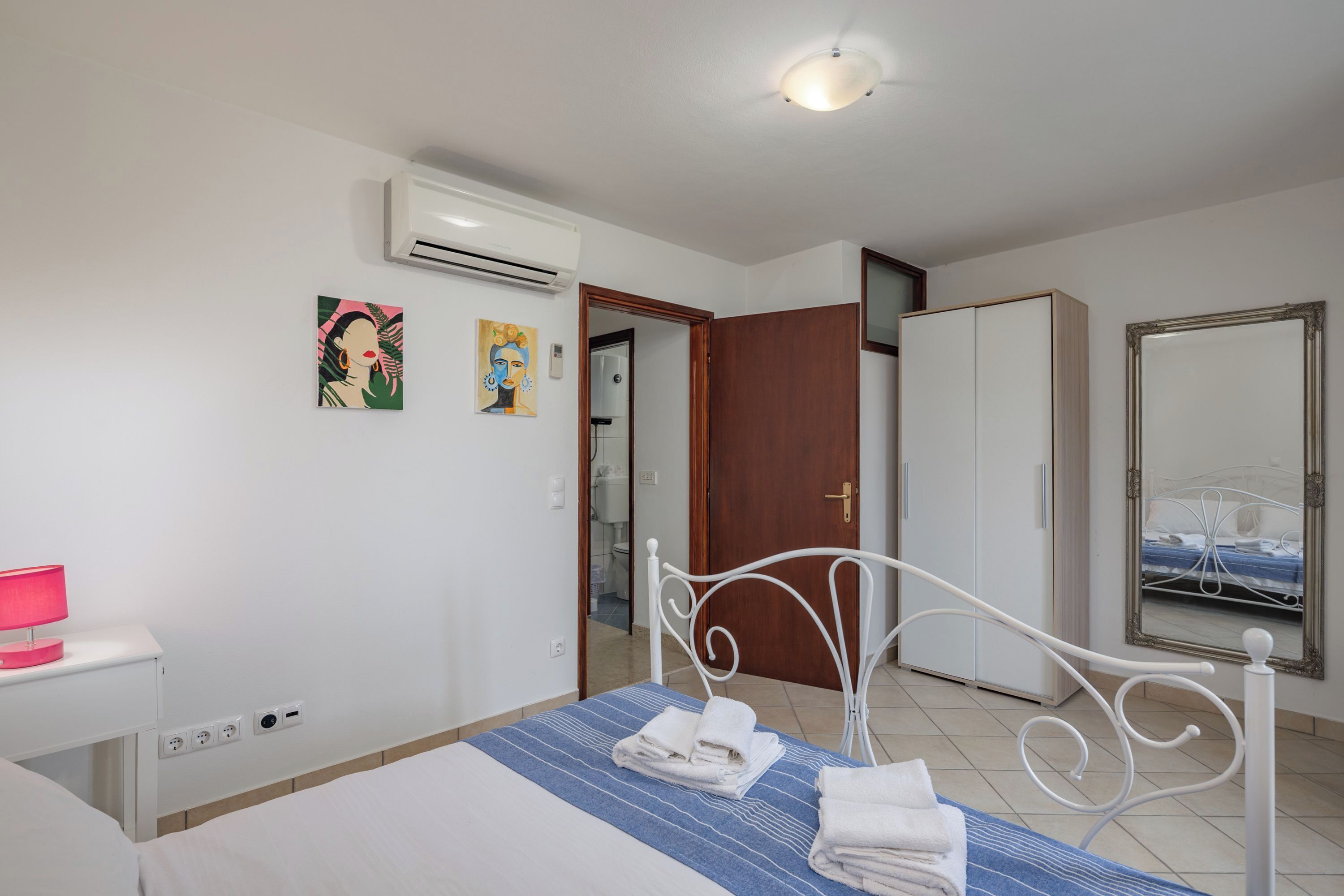 Apartamento standard, vários quartos (Villa Iva) | Wi-Fi de cortesia, roupa de cama
