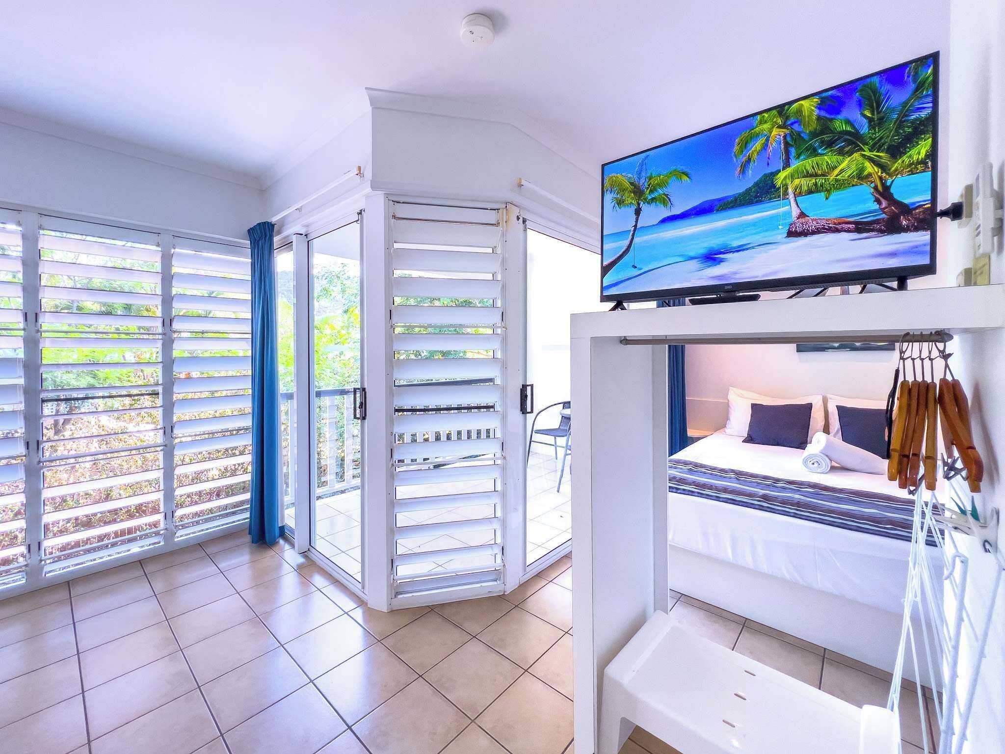 アイロン / アイロン台、WiFi、ベッドシーツ