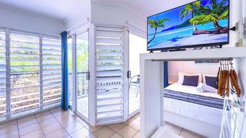 Iron/ironing board, WiFi, bed sheets