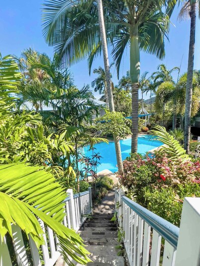 Poolside Whitsundays apartment at Mango House