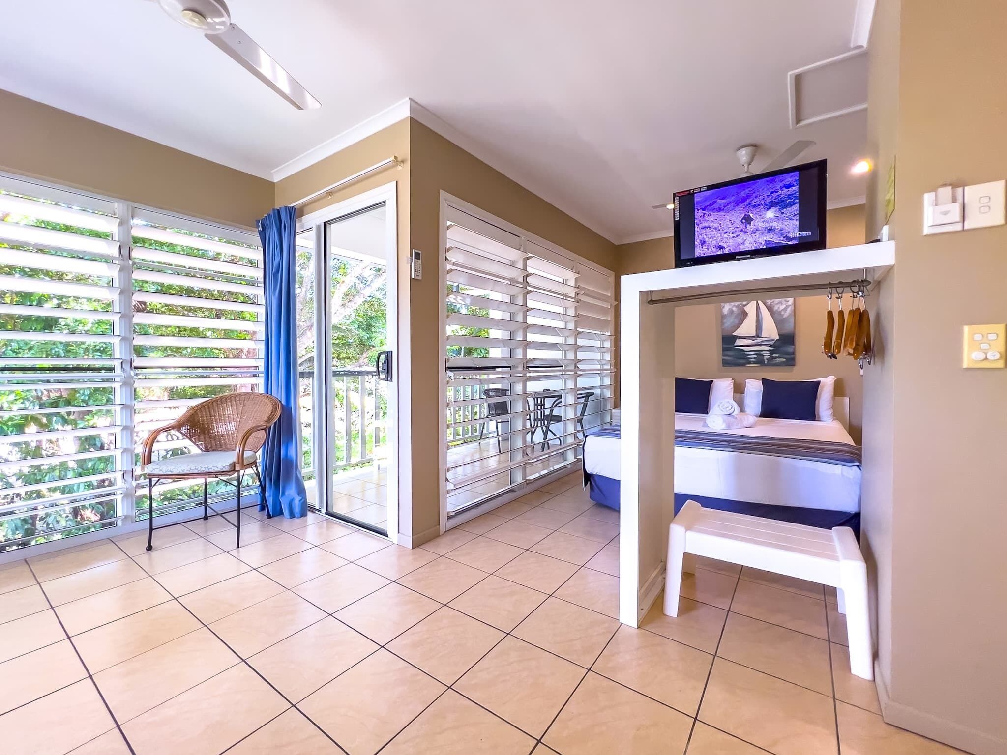 アイロン / アイロン台、WiFi、ベッドシーツ