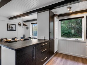 Réfrigérateur, micro-ondes, lave-vaisselle