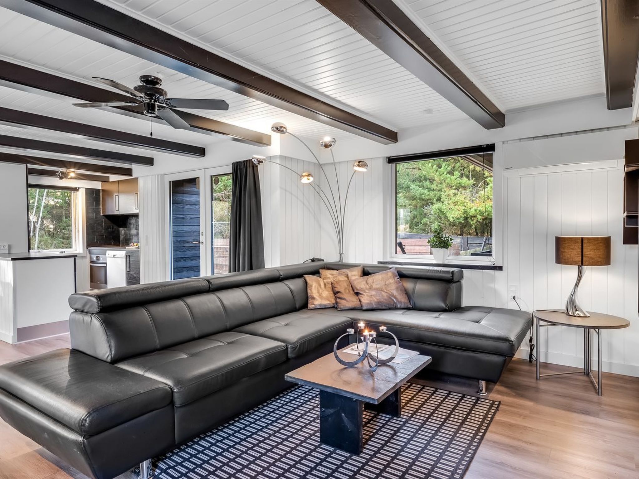 Télévision, cheminée