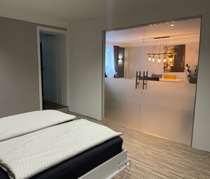 2 多间卧室、WiFi、床单