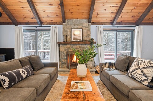 Catskills Mountain Home Near Windham w/ Fireplace & Open Living | Deer Run Lodge
